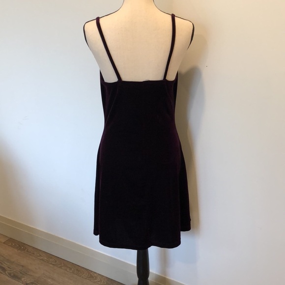 la vie en rose velvet dress burgundy purple mini with faux diamond strap  SZ S - Picture 5 of 9